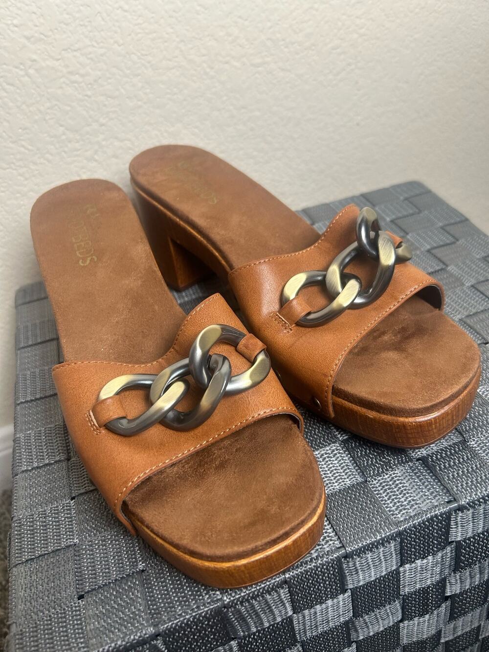Y2K White Mountain Jem Block Heeled Sandals Size 9 Wooden Brown Chunky Heel